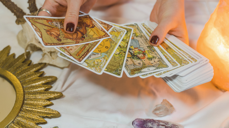 La Signification du Pape dans le Tarot Rider-Waite